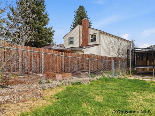 2524 PLAIN VIEW RD, Cheyenne, WY 82009
