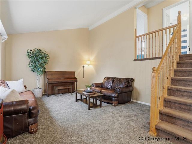 2524 PLAIN VIEW RD, Cheyenne, WY 82009