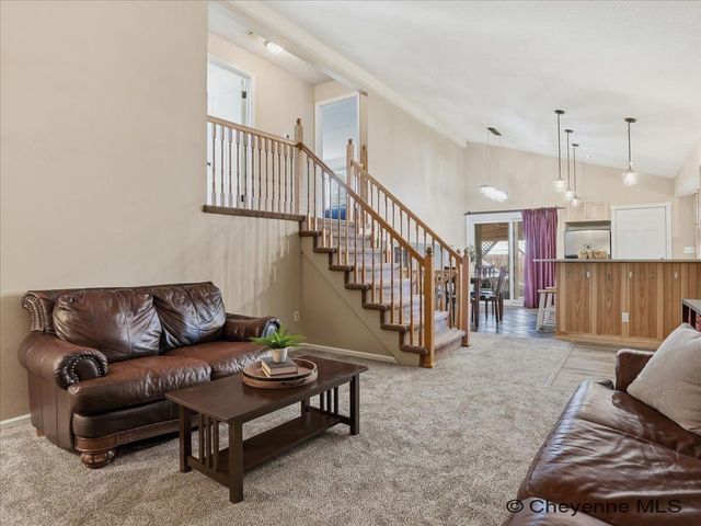 2524 PLAIN VIEW RD, Cheyenne, WY 82009