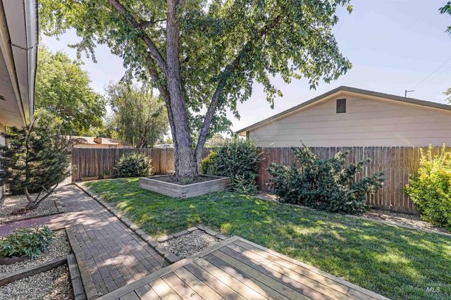 5771 N Millstream Way, Boise, ID 83714