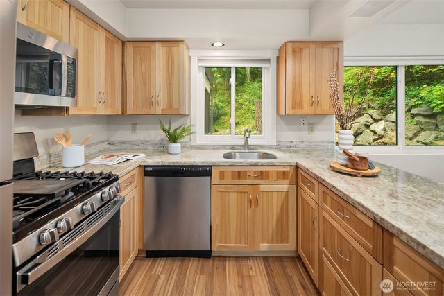 22651 SE 56th Street, Issaquah, WA 98029