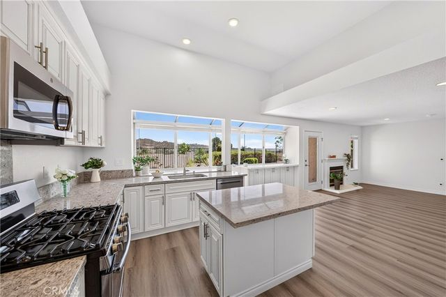 16140 Ridgeview, La Mirada, CA 90638