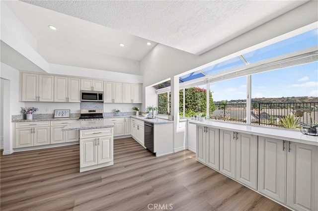 16140 Ridgeview, La Mirada, CA 90638