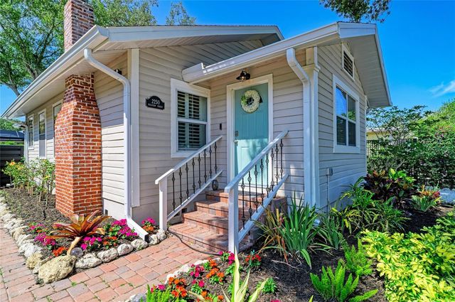 2250 HILLVIEW STREET, Sarasota, FL 34239