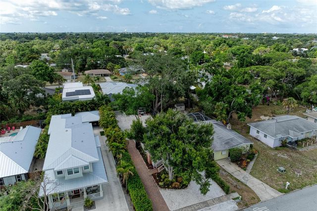 2250 HILLVIEW STREET, Sarasota, FL 34239