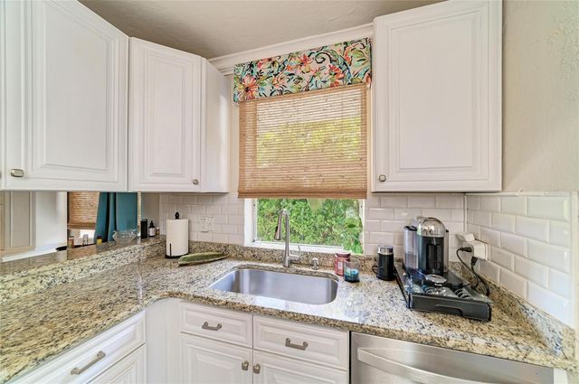 2250 HILLVIEW STREET, Sarasota, FL 34239