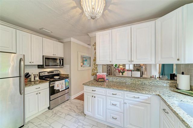2250 HILLVIEW STREET, Sarasota, FL 34239