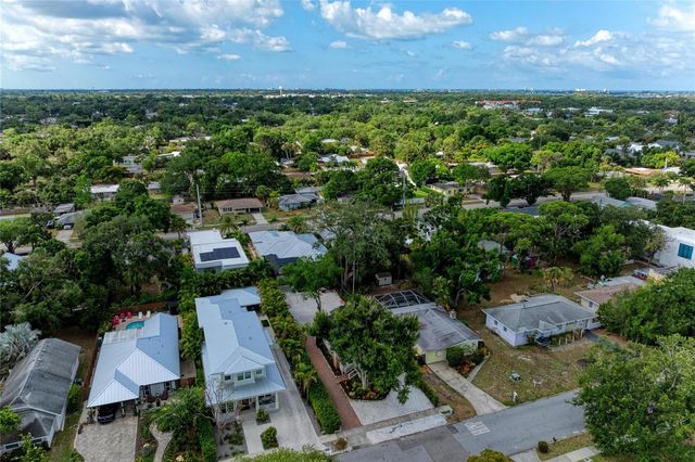 2250 HILLVIEW STREET, Sarasota, FL 34239