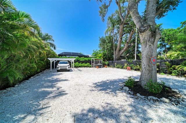 2250 HILLVIEW STREET, Sarasota, FL 34239