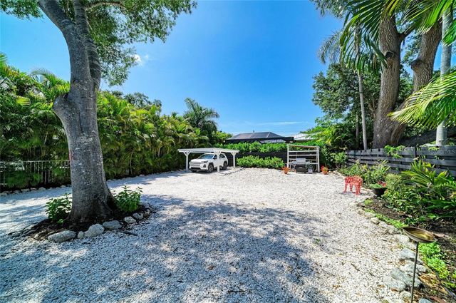 2250 HILLVIEW STREET, Sarasota, FL 34239