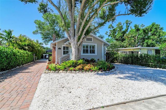 2250 HILLVIEW STREET, Sarasota, FL 34239