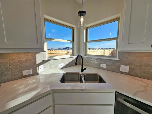 613 Eagle Crest DR, Salado, TX 76571