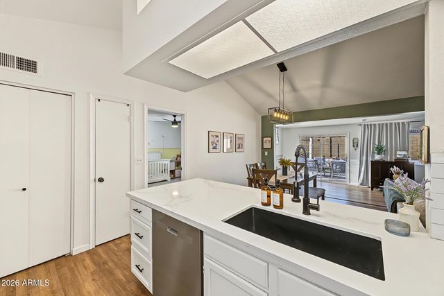 1320 E Piute Avenue, Phoenix, AZ 85024