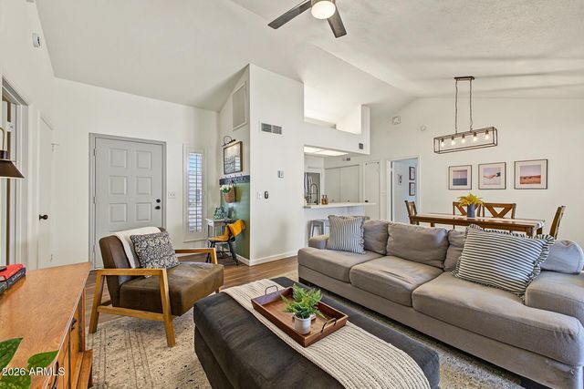 1320 E Piute Avenue, Phoenix, AZ 85024