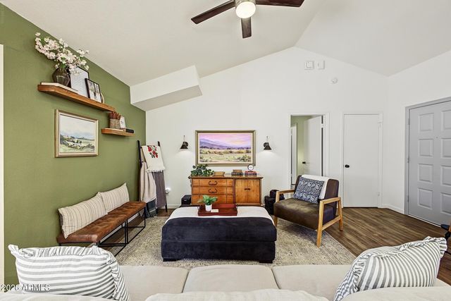 1320 E Piute Avenue, Phoenix, AZ 85024