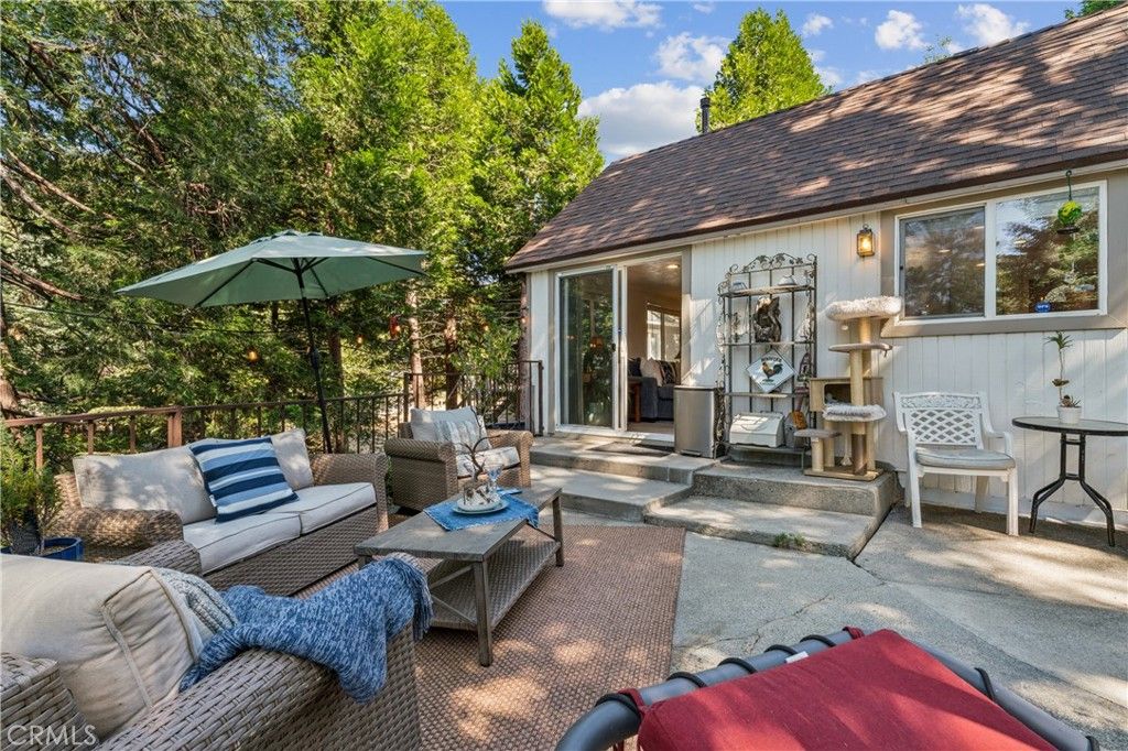Image 15 of property listing at 26472 Lake Forest, Twin Peaks, CA 92391