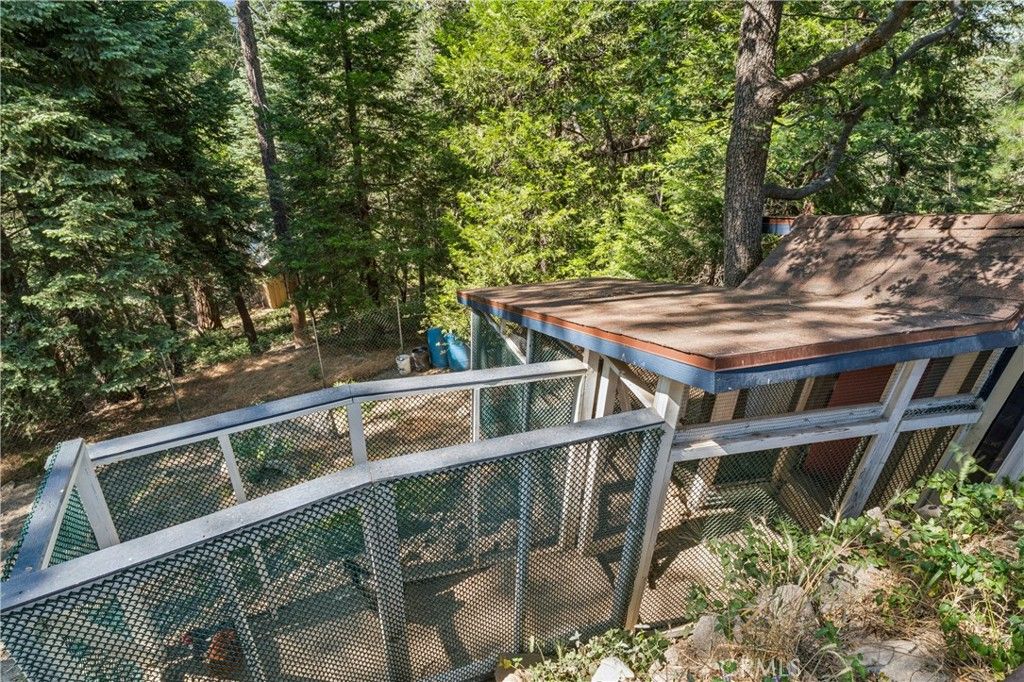 Image 17 of property listing at 26472 Lake Forest, Twin Peaks, CA 92391