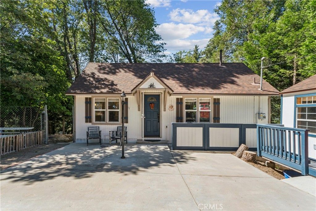 Image 4 of property listing at 26472 Lake Forest, Twin Peaks, CA 92391