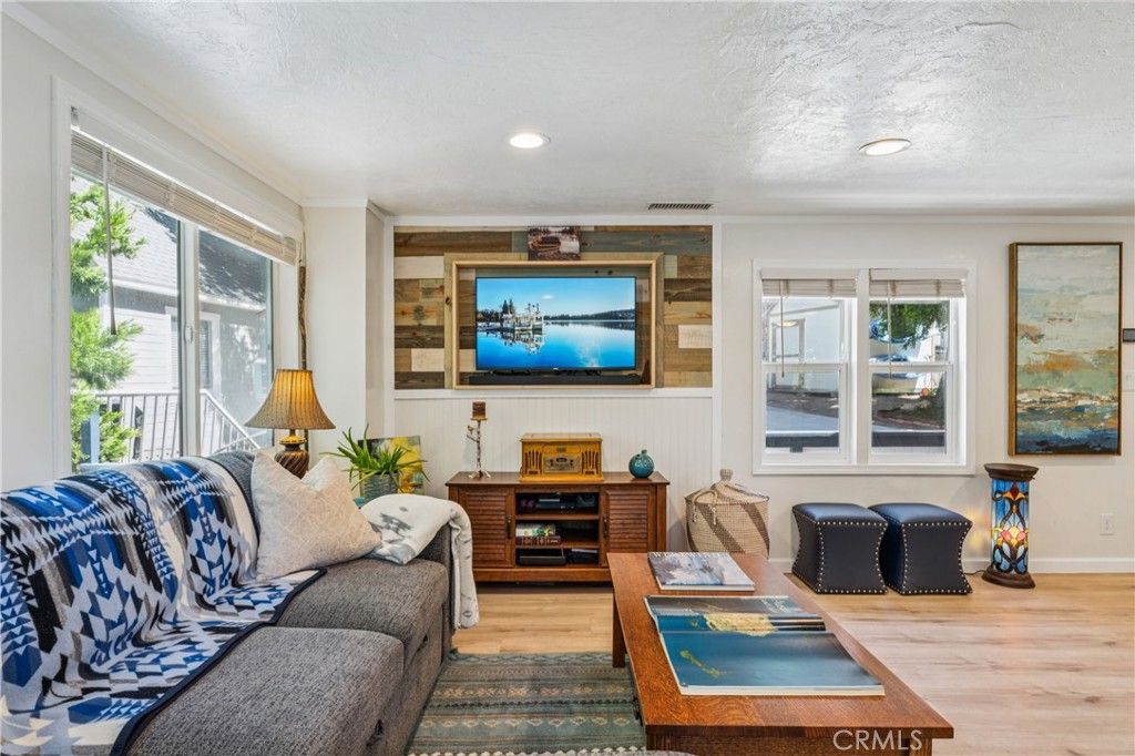 Image 7 of property listing at 26472 Lake Forest, Twin Peaks, CA 92391