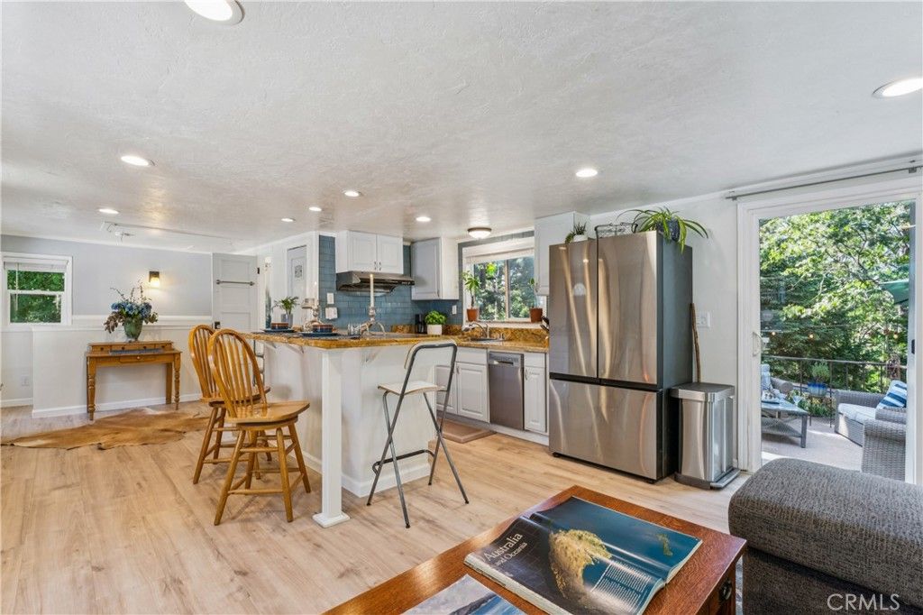 Image 8 of property listing at 26472 Lake Forest, Twin Peaks, CA 92391