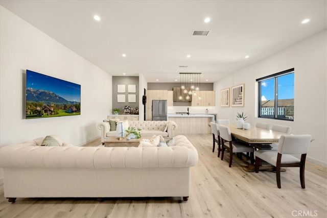 756 W 19th Street B, Costa Mesa, CA 92627
