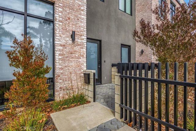 756 W 19th Street B, Costa Mesa, CA 92627