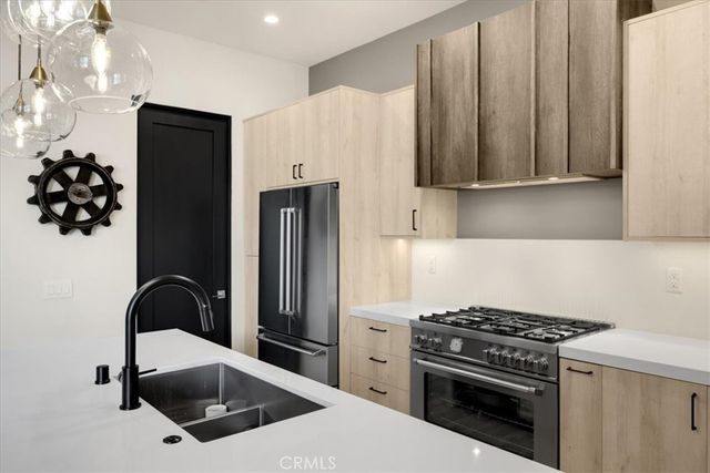 756 W 19th Street B, Costa Mesa, CA 92627
