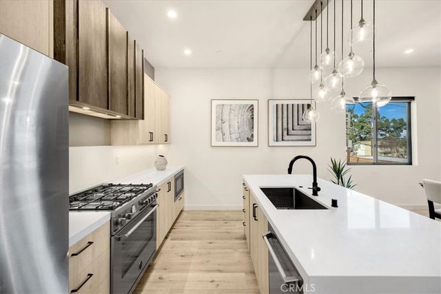 756 W 19th Street B, Costa Mesa, CA 92627
