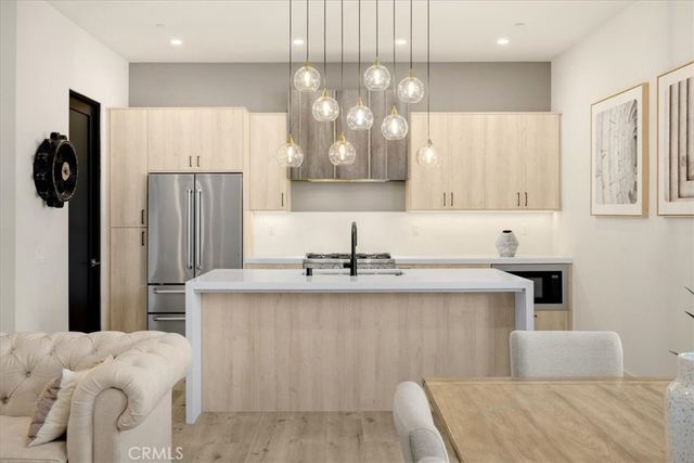 756 W 19th Street B, Costa Mesa, CA 92627