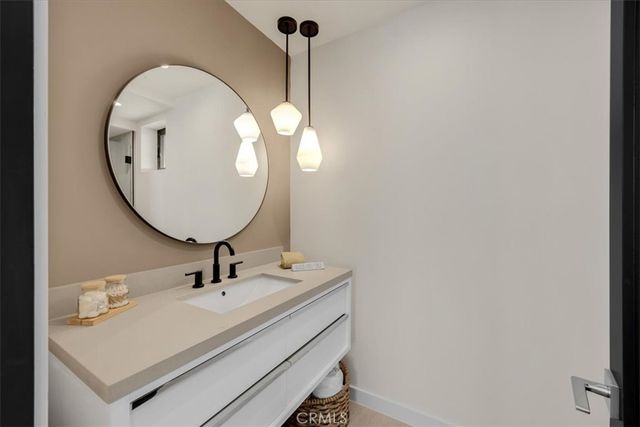 756 W 19th Street B, Costa Mesa, CA 92627