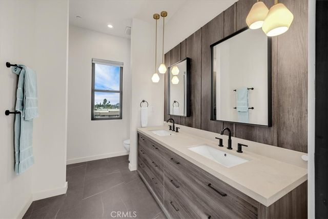 756 W 19th Street B, Costa Mesa, CA 92627