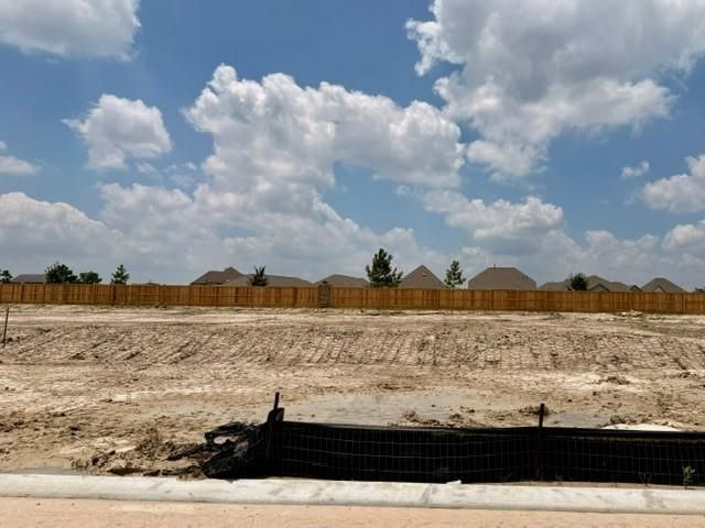 3520 Hidden Hickory Drive, Conroe, TX 77385