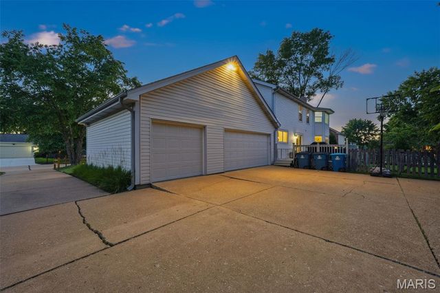 16129 Sea Breeze Court, Wildwood, MO 63040