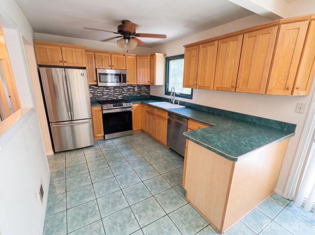 24 Hogan Court, Little Egg Harbor, NJ 08087