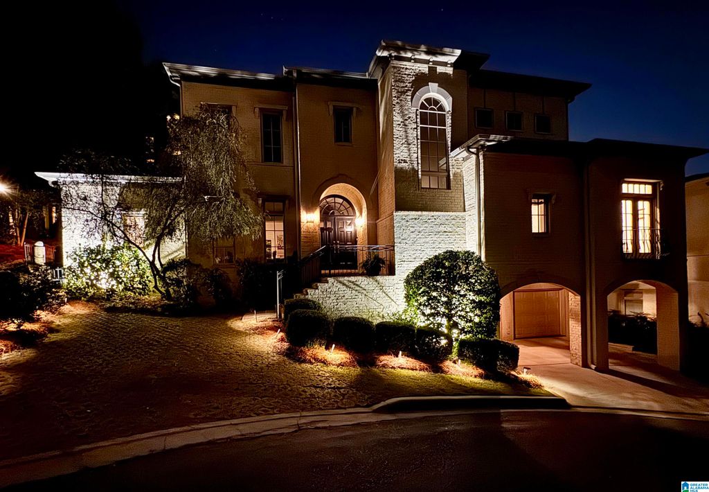 2944 REDMONT PARK LANE, Birmingham, AL 35205