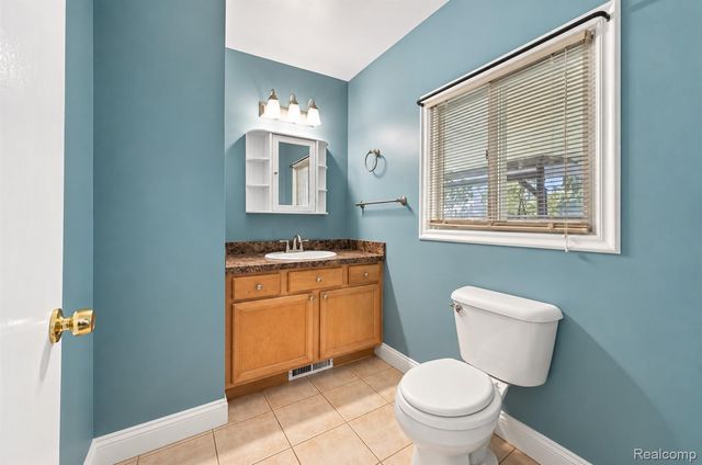 901 Glaspie Road, Oxford Charter Township, MI 48371