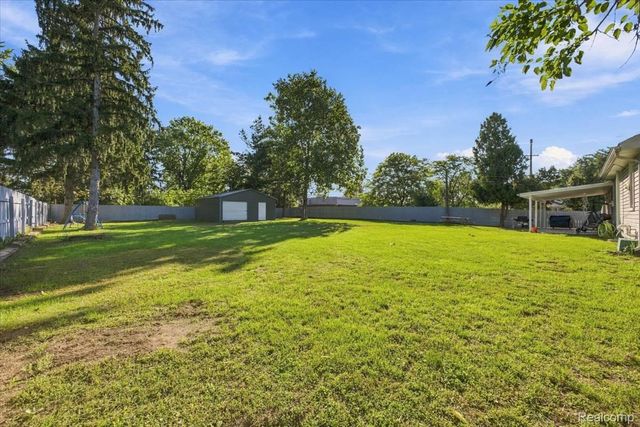 901 Glaspie Road, Oxford Charter Township, MI 48371