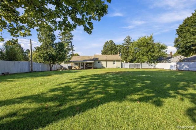 901 Glaspie Road, Oxford Charter Township, MI 48371