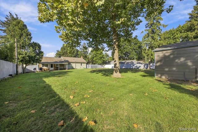 901 Glaspie Road, Oxford Charter Township, MI 48371