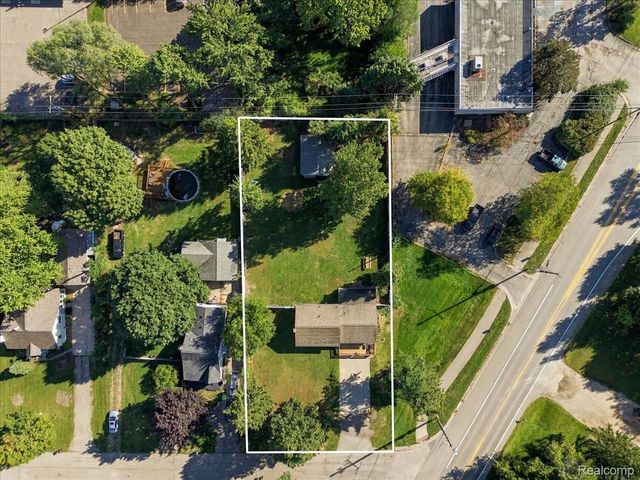 901 Glaspie Road, Oxford Charter Township, MI 48371
