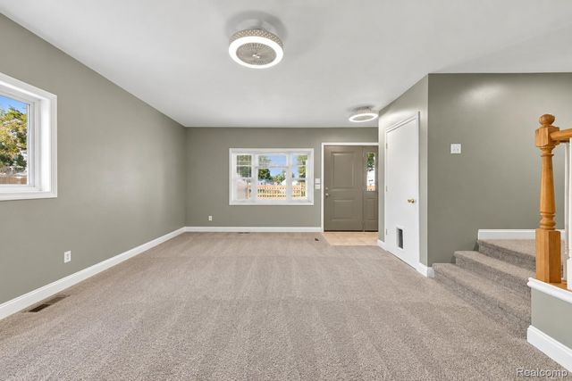 901 Glaspie Road, Oxford Charter Township, MI 48371