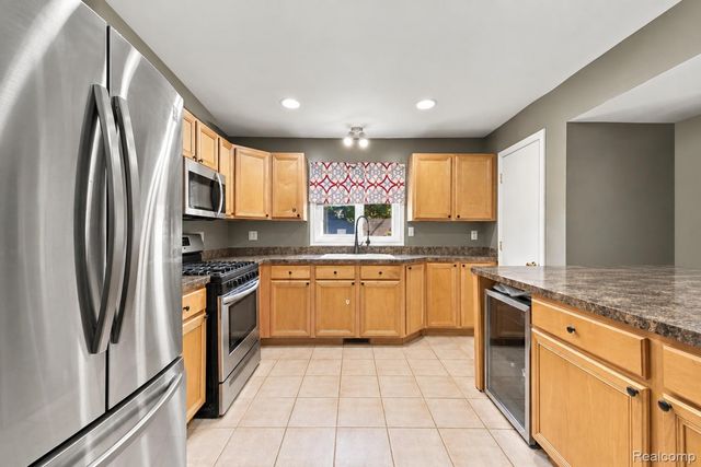 901 Glaspie Road, Oxford Charter Township, MI 48371