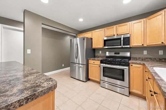 901 Glaspie Road, Oxford Charter Township, MI 48371