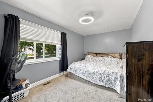 901 Glaspie Road, Oxford Charter Township, MI 48371