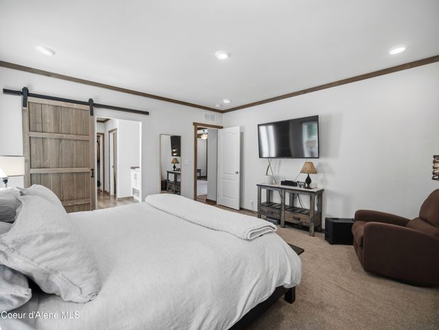 447 S Beaver Lake RD, Athol, ID 83801