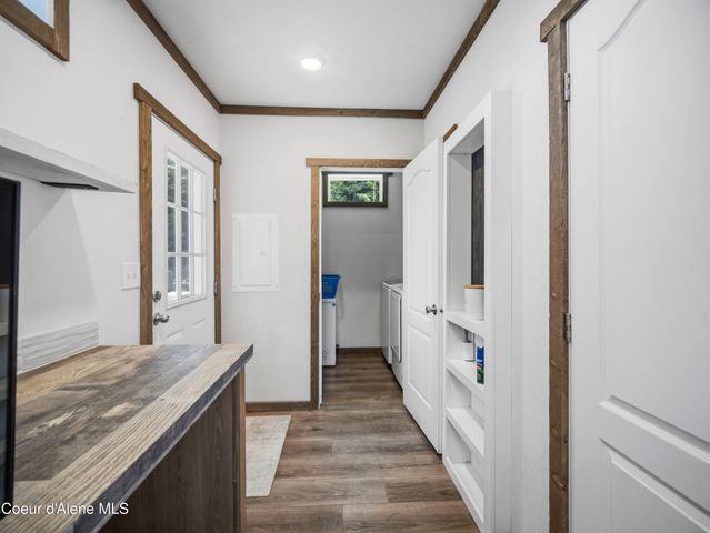 447 S Beaver Lake RD, Athol, ID 83801