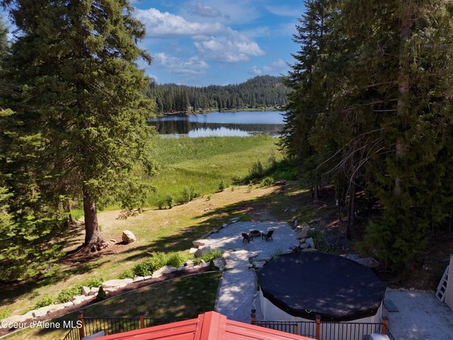 447 S Beaver Lake RD, Athol, ID 83801