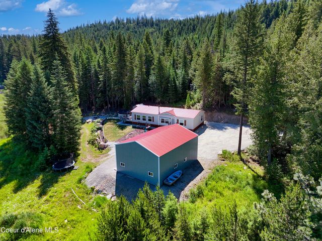 447 S Beaver Lake RD, Athol, ID 83801
