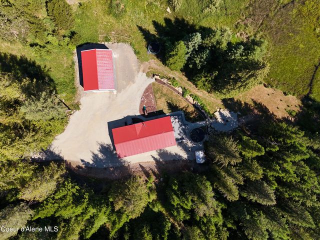 447 S Beaver Lake RD, Athol, ID 83801