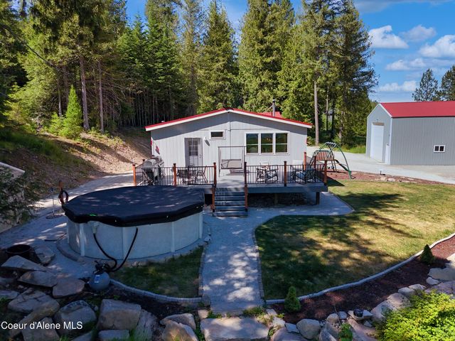 447 S Beaver Lake RD, Athol, ID 83801